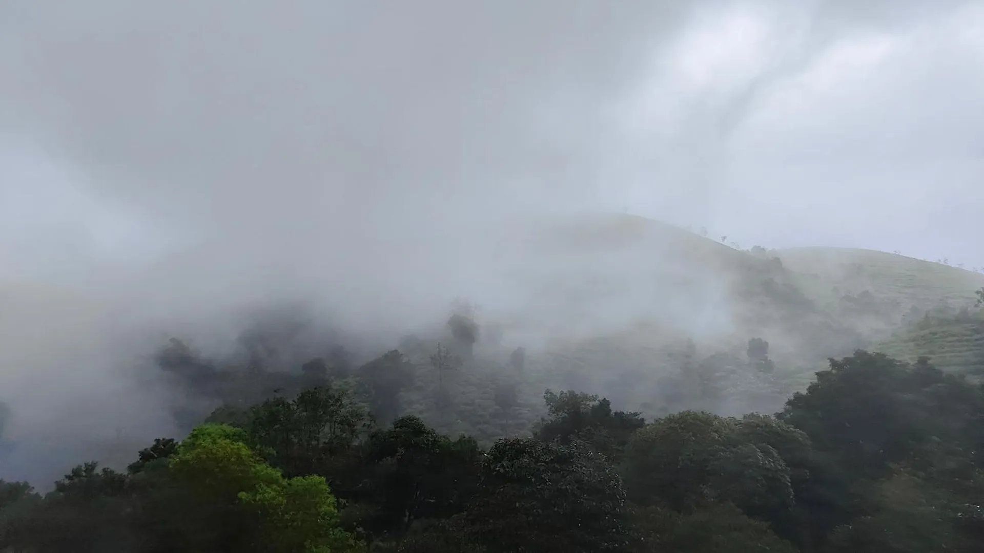 Hotel 8-5 Acres Vagamon Indie
